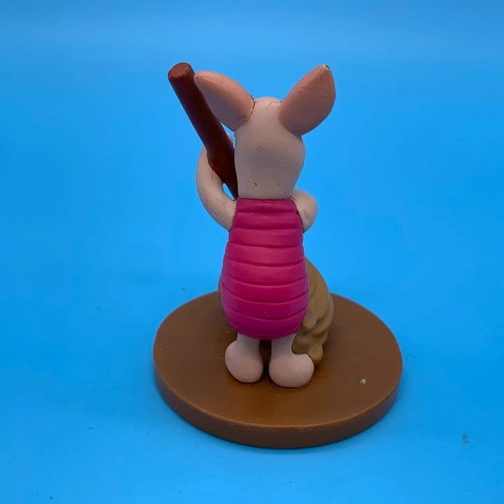 The Disney Store Winnie The Pooh Piglet‎ Sweeping Toy Figure